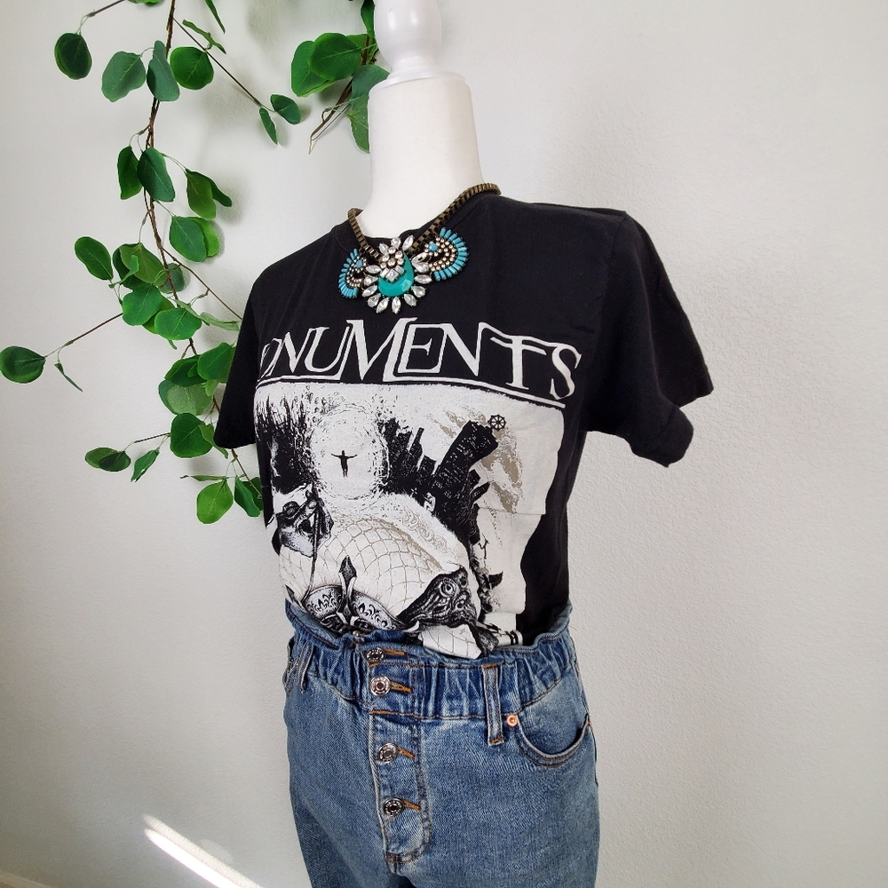'MONUMENTS' Band Tee